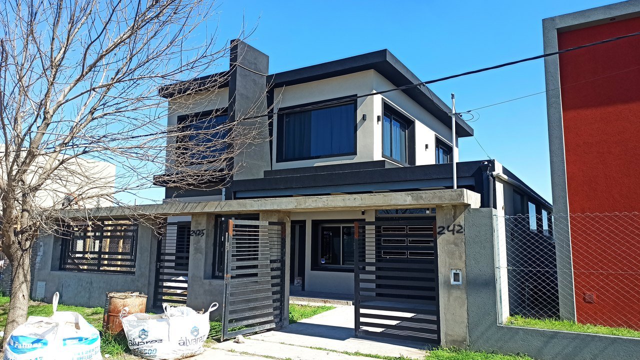 Vivienda moderna gris: frente terminado (terminada)